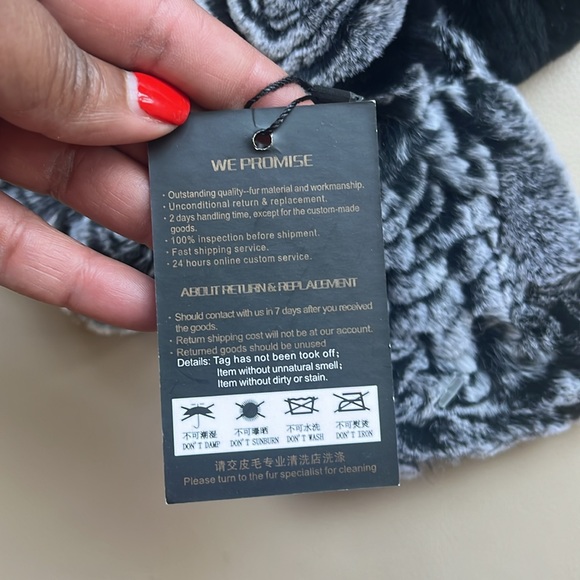 Furstory Rabbit Fur scarf neck shrug - Picture 6 of 9